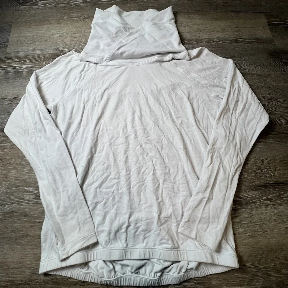 Lululemon Cowl Neck Top Womens 8 White Long Sleeve Relaxed Fit Pullover Active